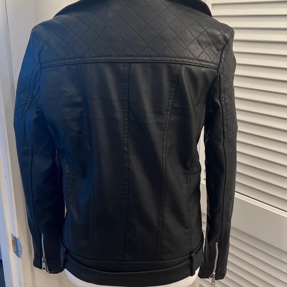 Black Moto Faux Leather Jacket with Belt - Picture 7 of 7